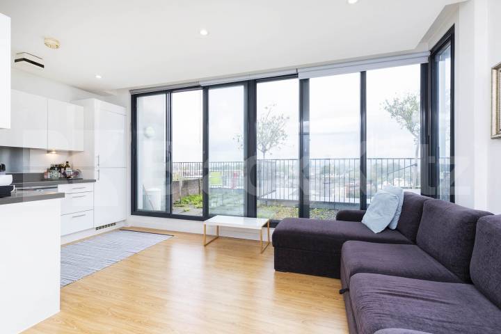 Stunning spacious 1 bed penthouse by Regents Park   Cubitt Court, Park Village East , Camden / Regents Park